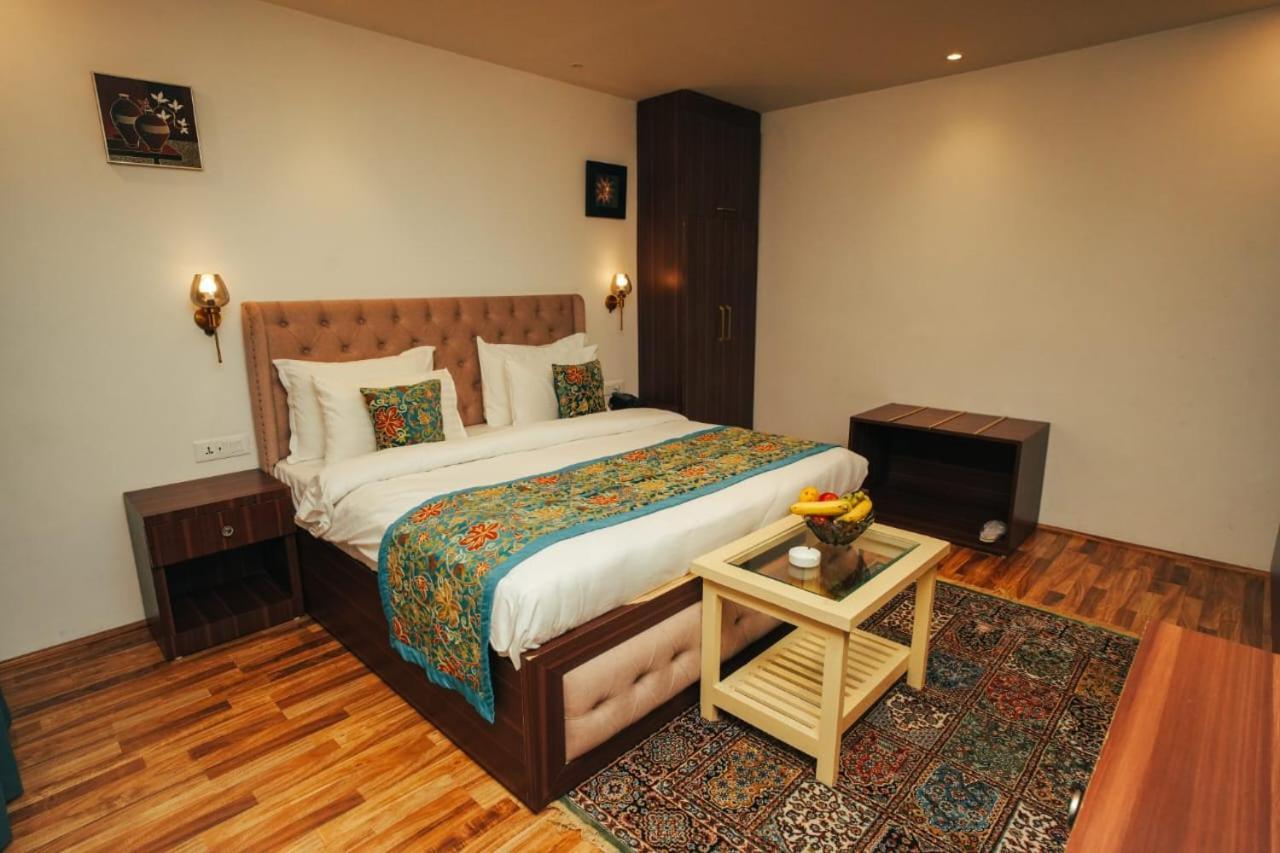 Srinagar Group Of Hotels מראה חיצוני תמונה