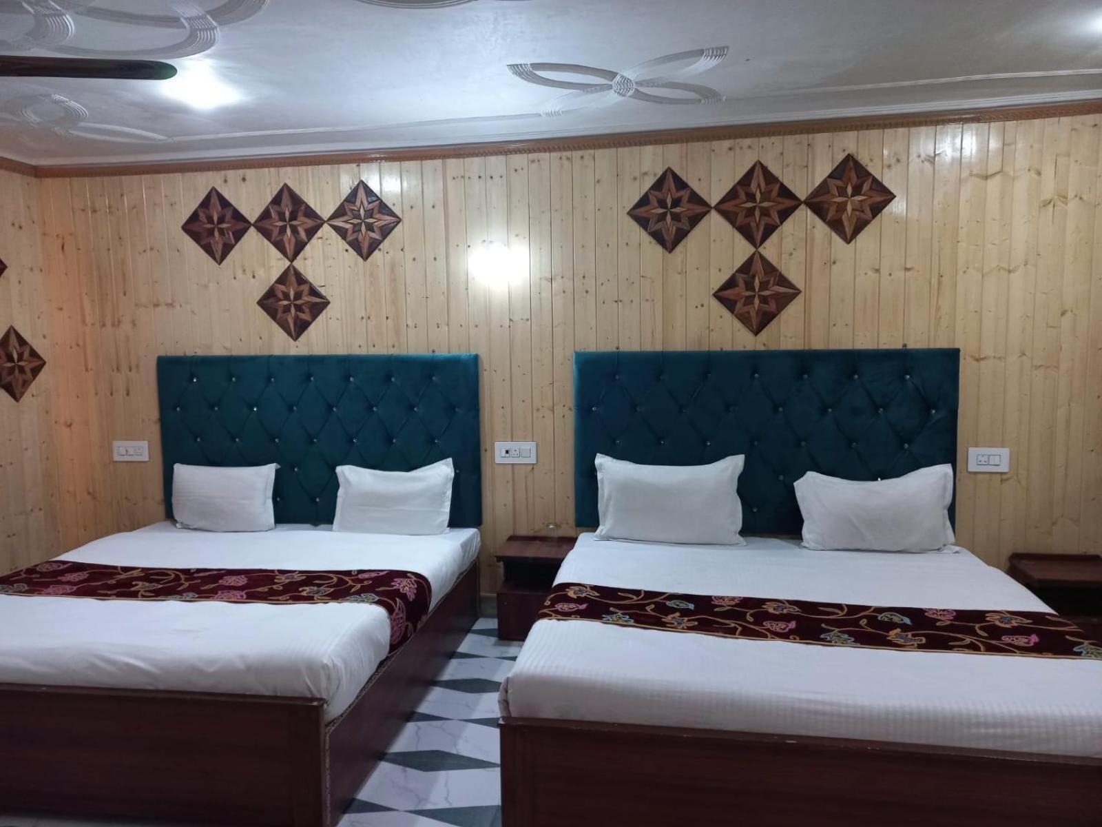 Srinagar Group Of Hotels מראה חיצוני תמונה