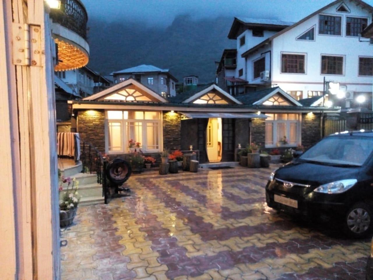 Srinagar Group Of Hotels מראה חיצוני תמונה