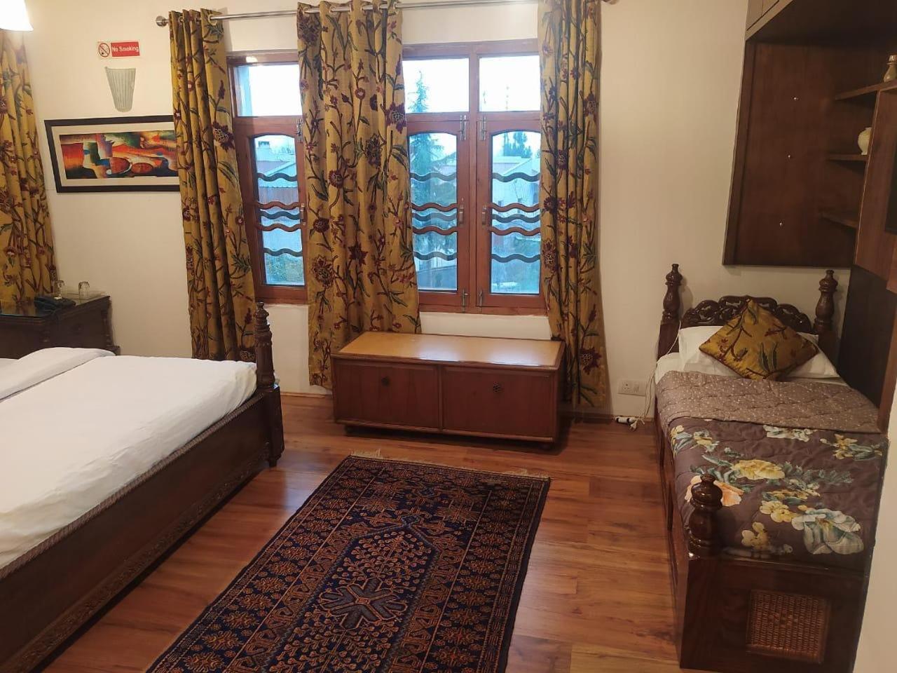 Srinagar Group Of Hotels מראה חיצוני תמונה