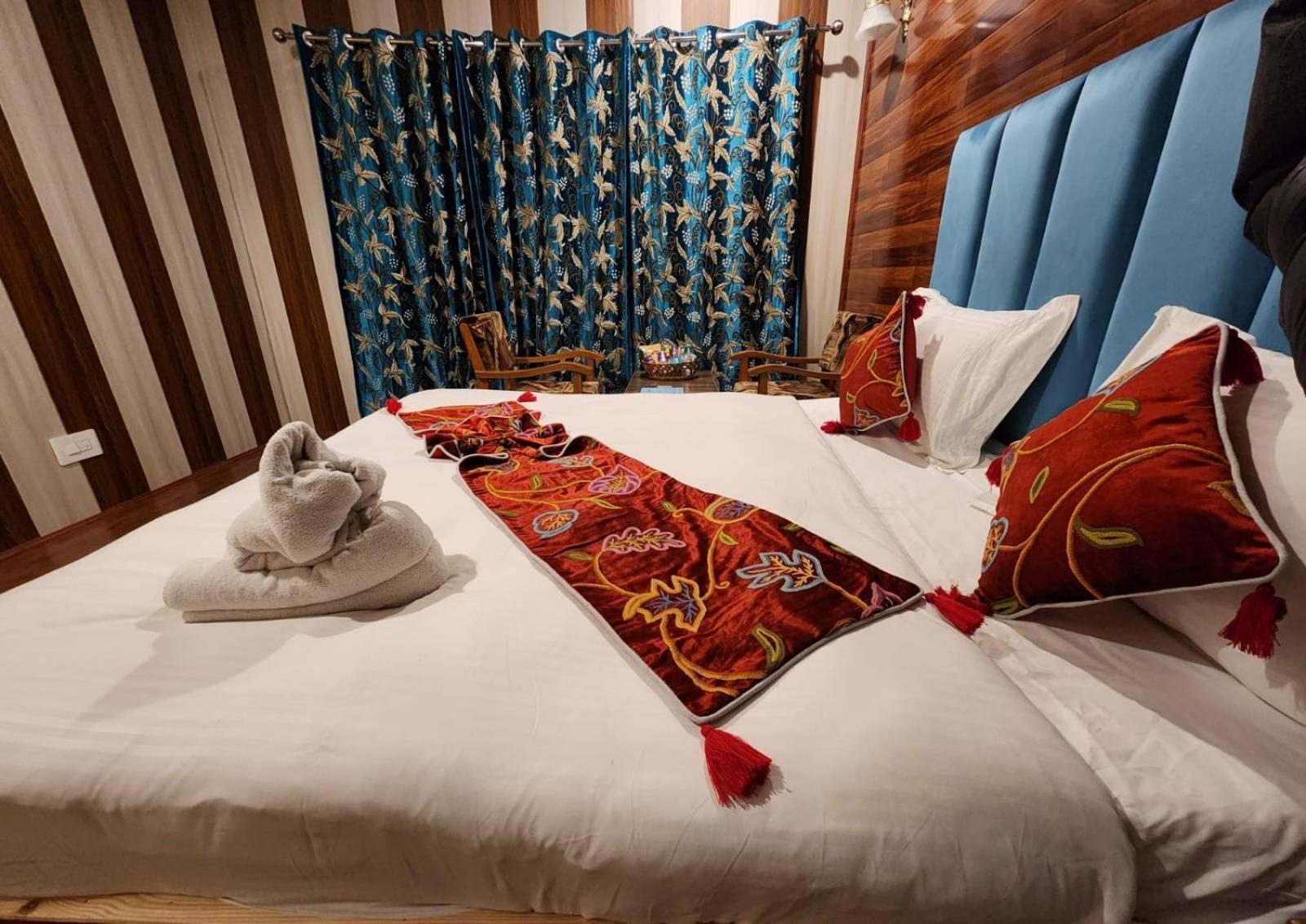 Srinagar Group Of Hotels מראה חיצוני תמונה