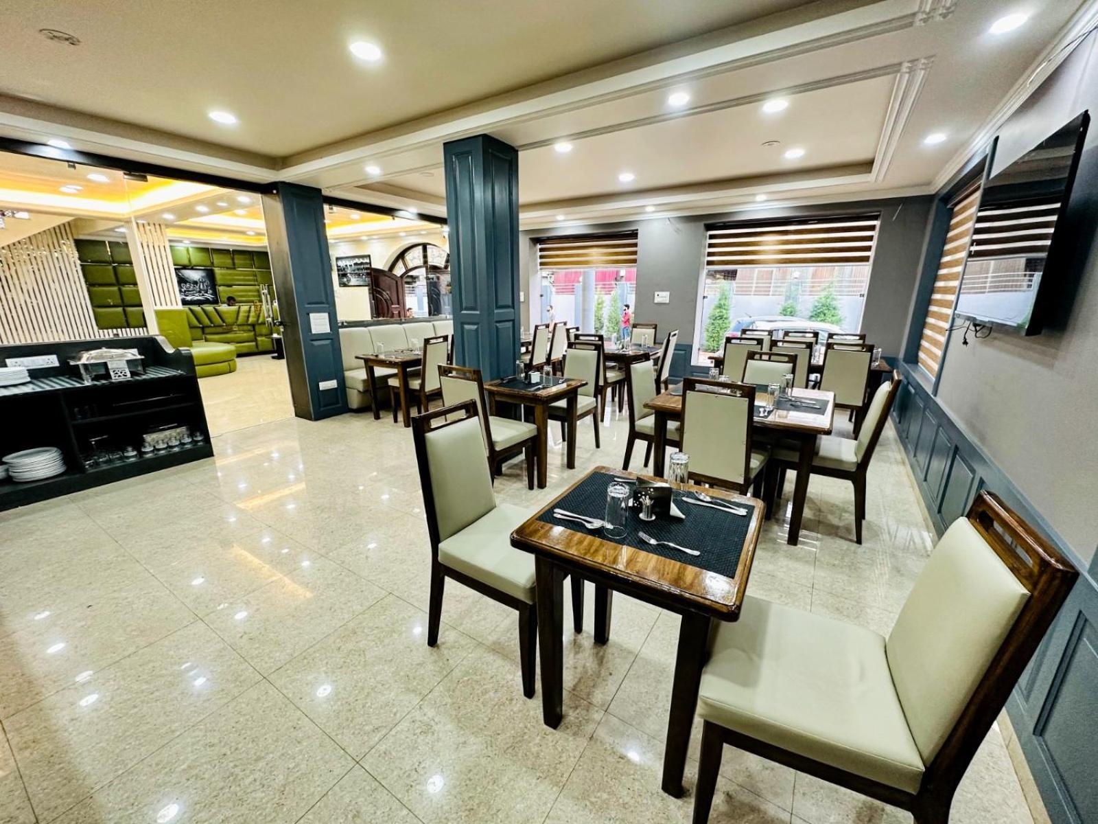 Srinagar Group Of Hotels מראה חיצוני תמונה