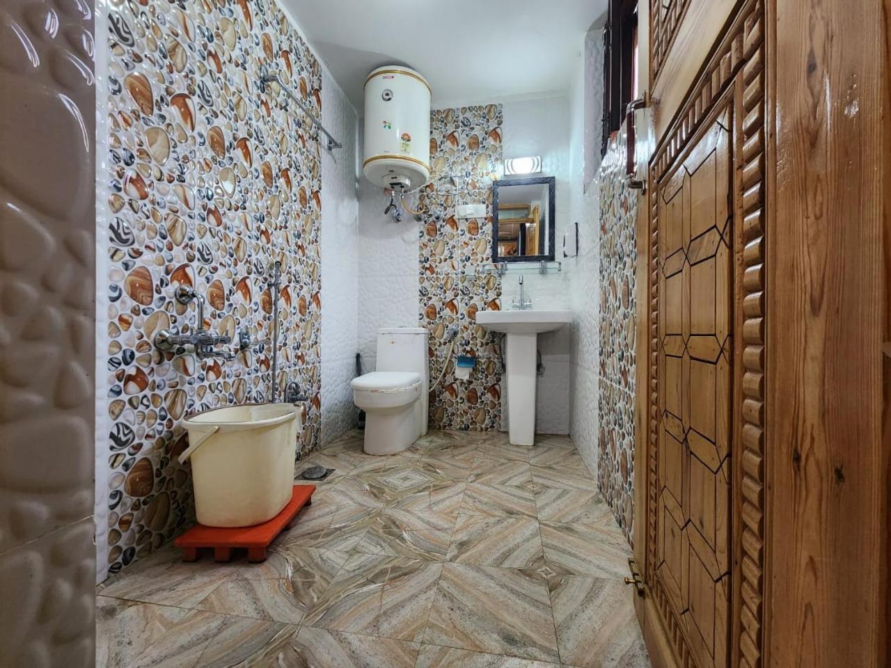 Srinagar Group Of Hotels מראה חיצוני תמונה