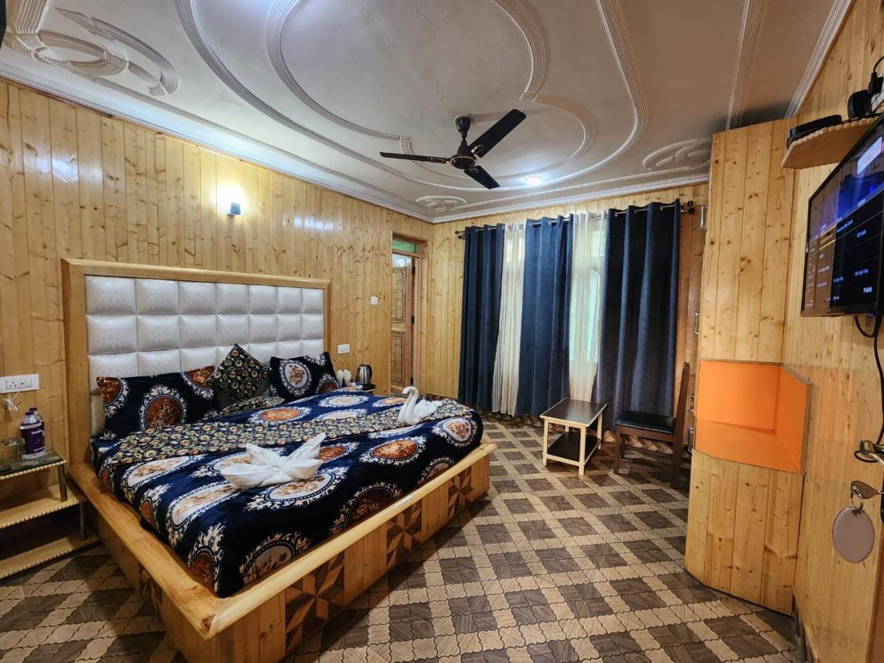 Srinagar Group Of Hotels מראה חיצוני תמונה