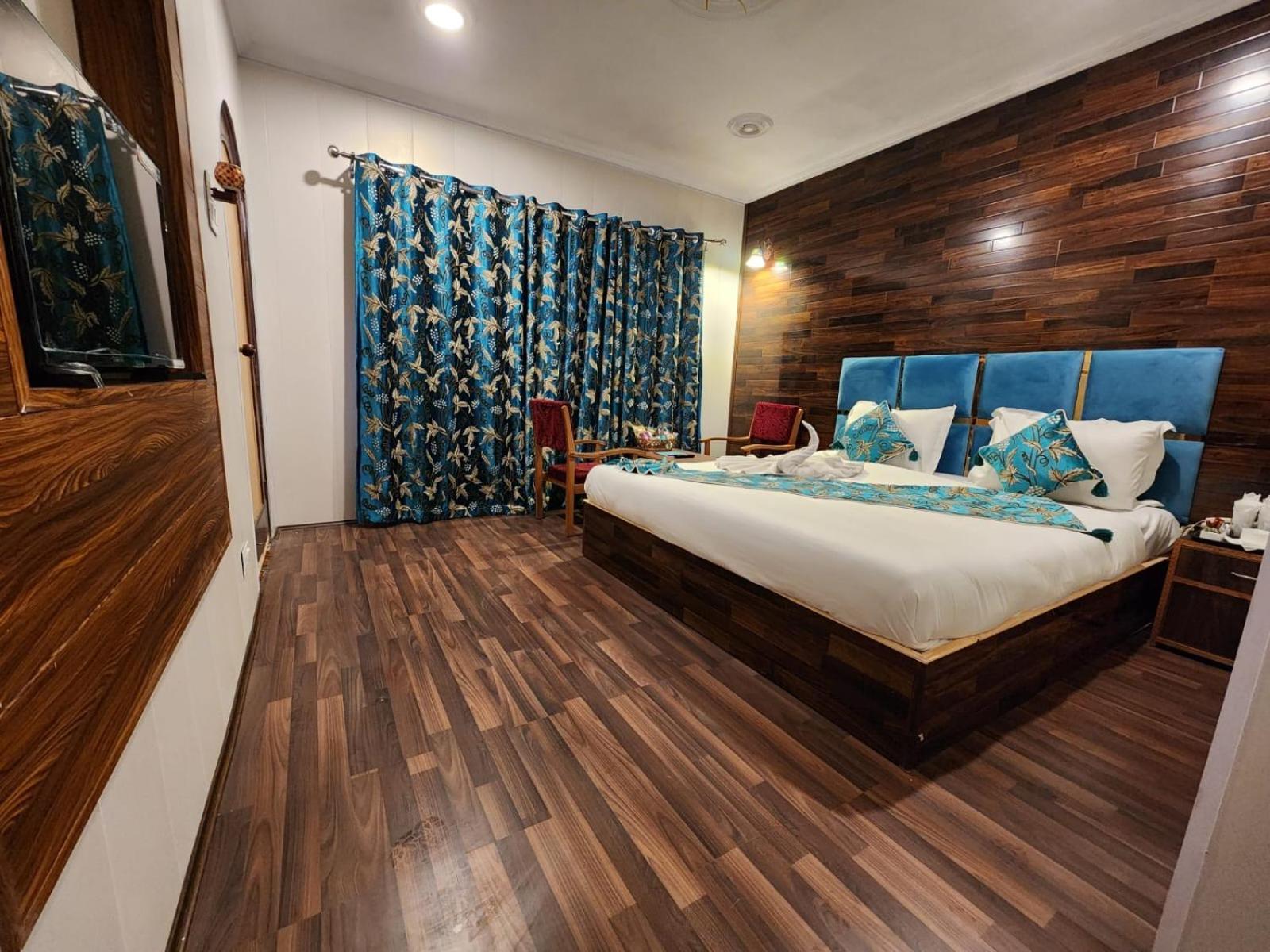 Srinagar Group Of Hotels מראה חיצוני תמונה