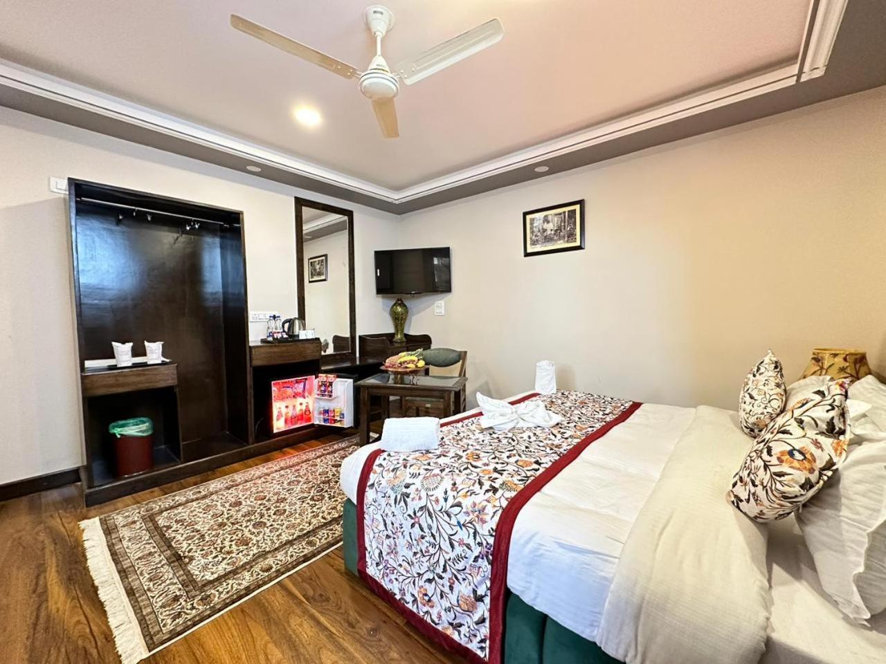 Srinagar Group Of Hotels מראה חיצוני תמונה